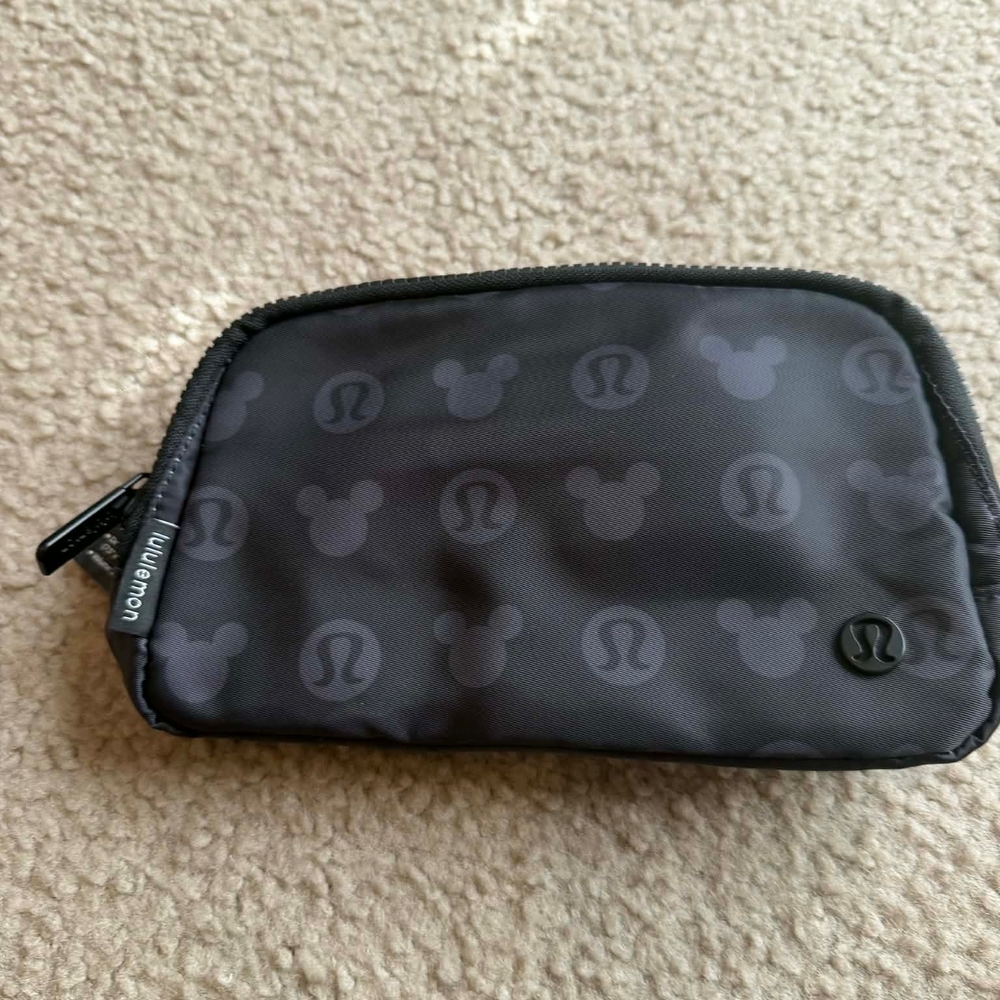 lululemon athletica Black Disney Mickey Mouse Belt Bag Pouch Limited Edtion